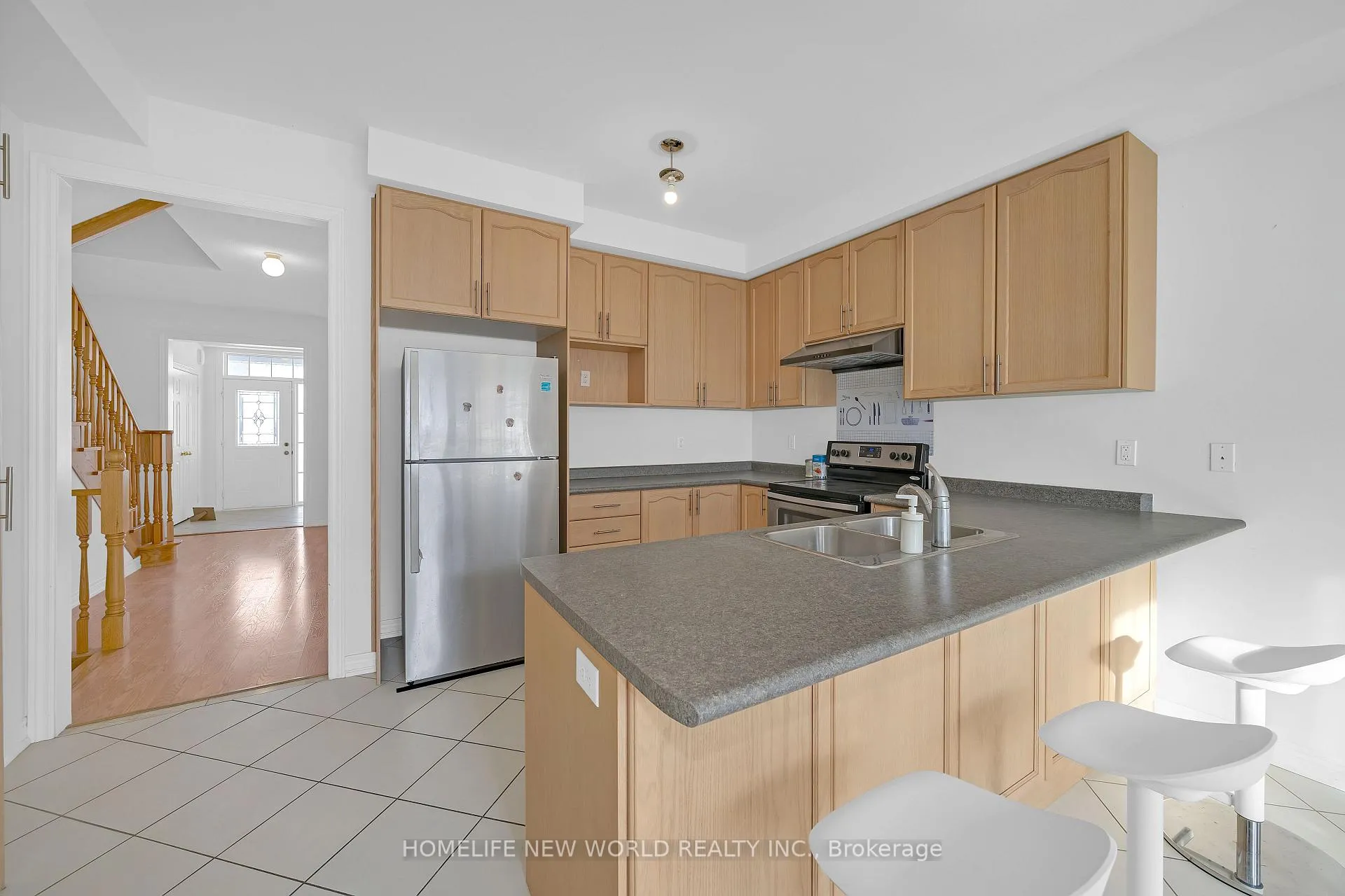Photo 5 of 121 Christian Ritter Drive, Markham, Berczy — HOMEH