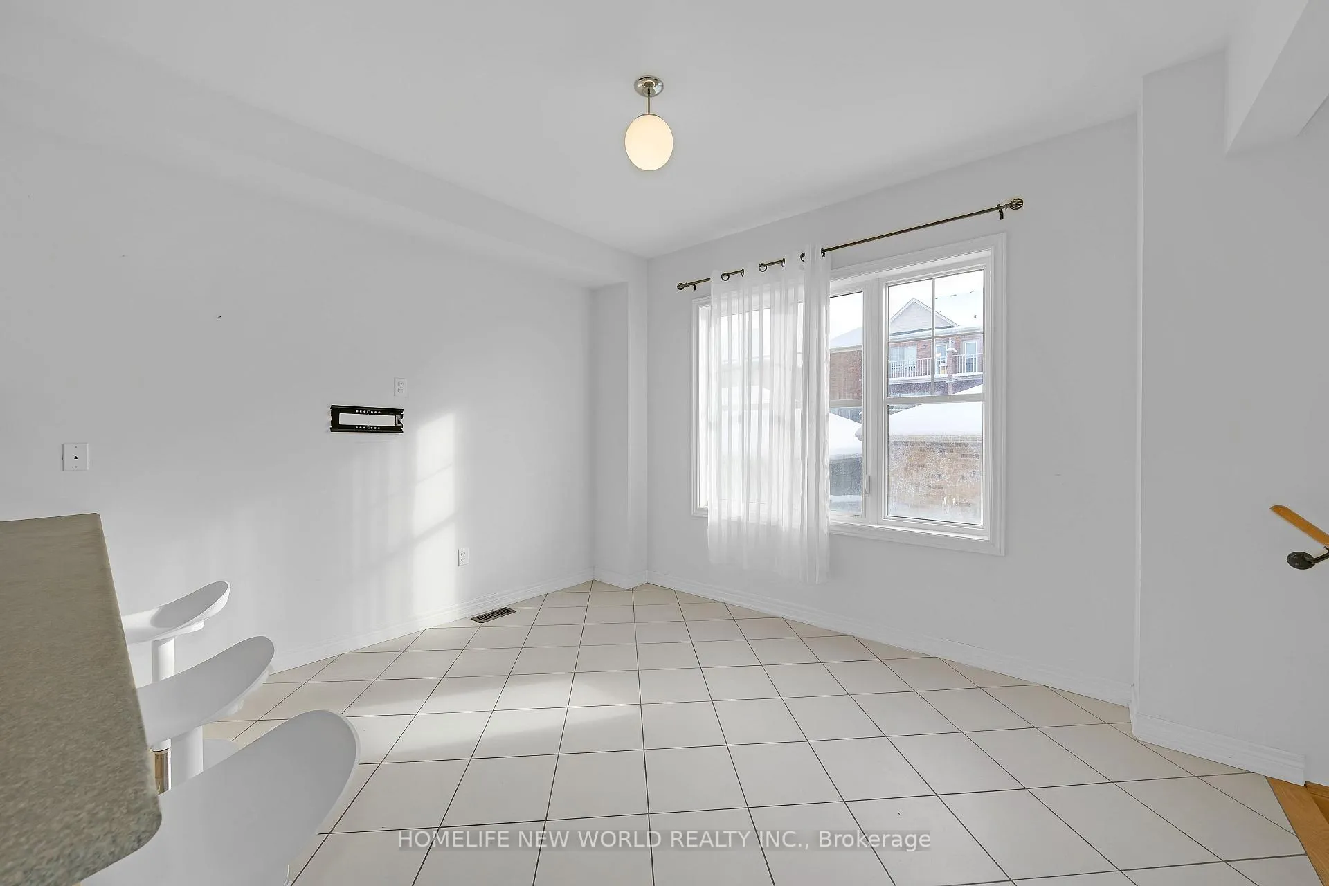 Photo 6 of 121 Christian Ritter Drive, Markham, Berczy — HOMEH
