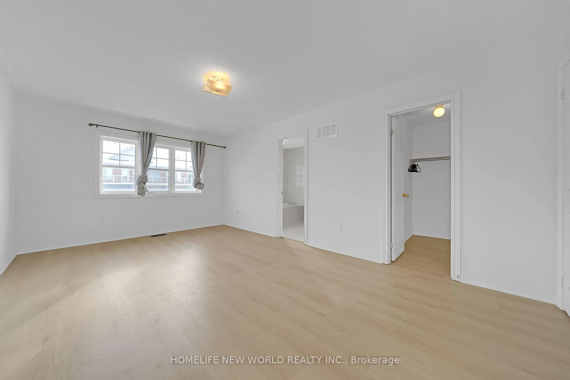 Photo 13 of 121 Christian Ritter Drive, Markham, Berczy — HOMEH