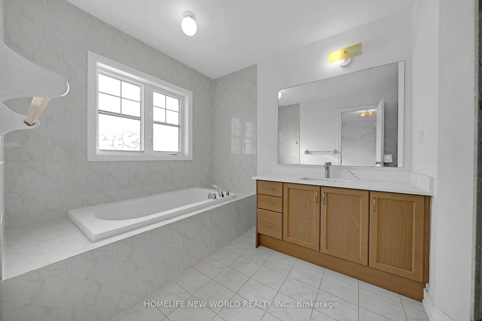 Photo 14 of 121 Christian Ritter Drive, Markham, Berczy — HOMEH