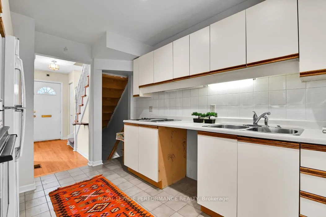 Photo 10 of 6 Elmdale Avenue, Ottawa, Lindenlea — HOMEH