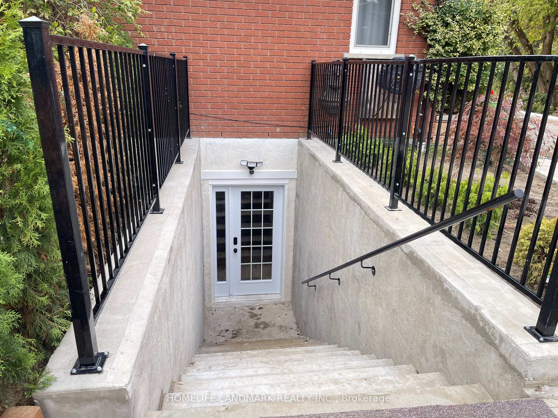 Photo 7 of Unit Bsmt B, 15415 Jane Street, King, Rural King — HOMEH