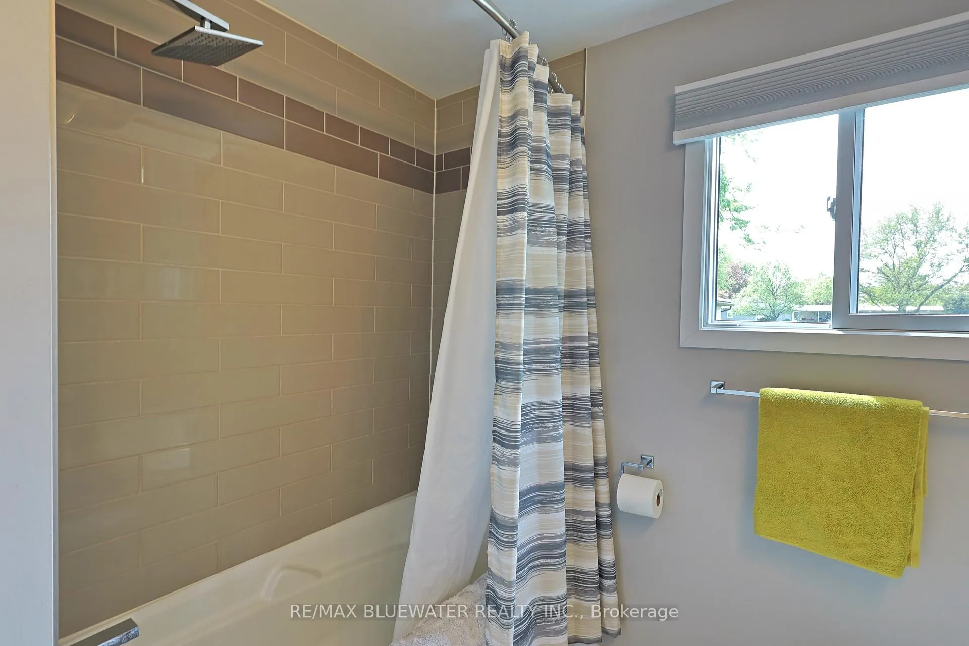 Photo 23 of 236 Pebble Beach Parkway, South Huron, Stephen — HOMEH