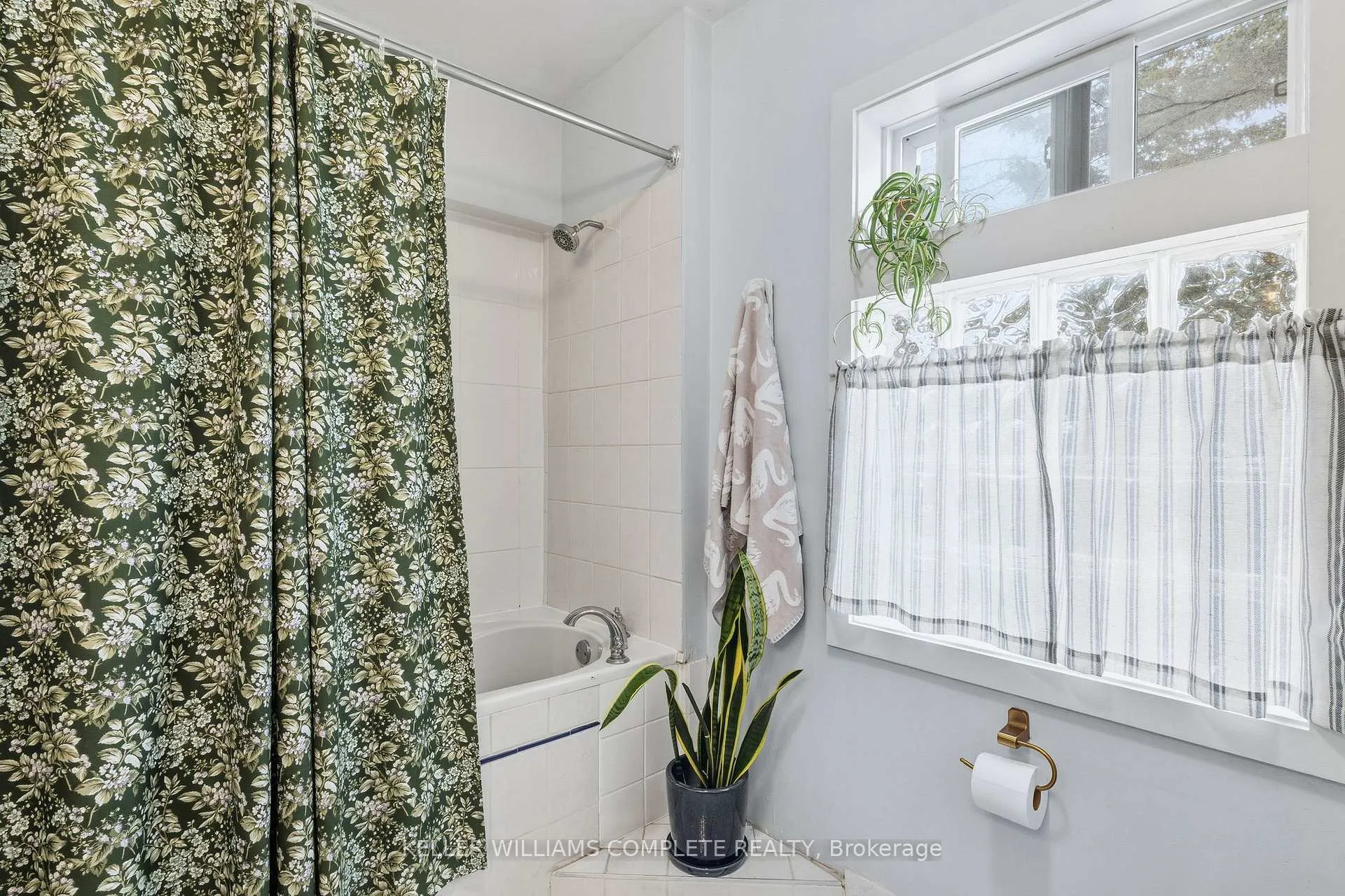 Photo 23 of 75 Dundurn Street N, Hamilton, Strathcona — HOMEH