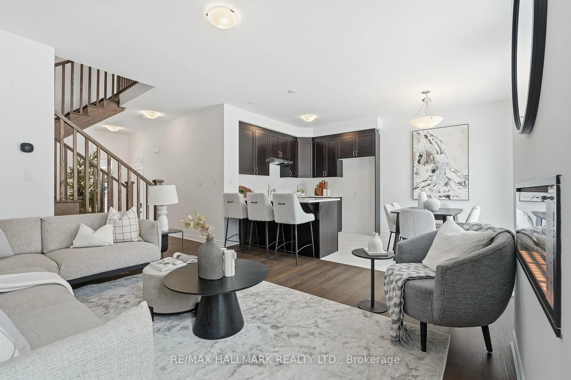 Photo 9 of 26 Foxley Heights, Barrie, Rural Barrie Southwest — HOMEH