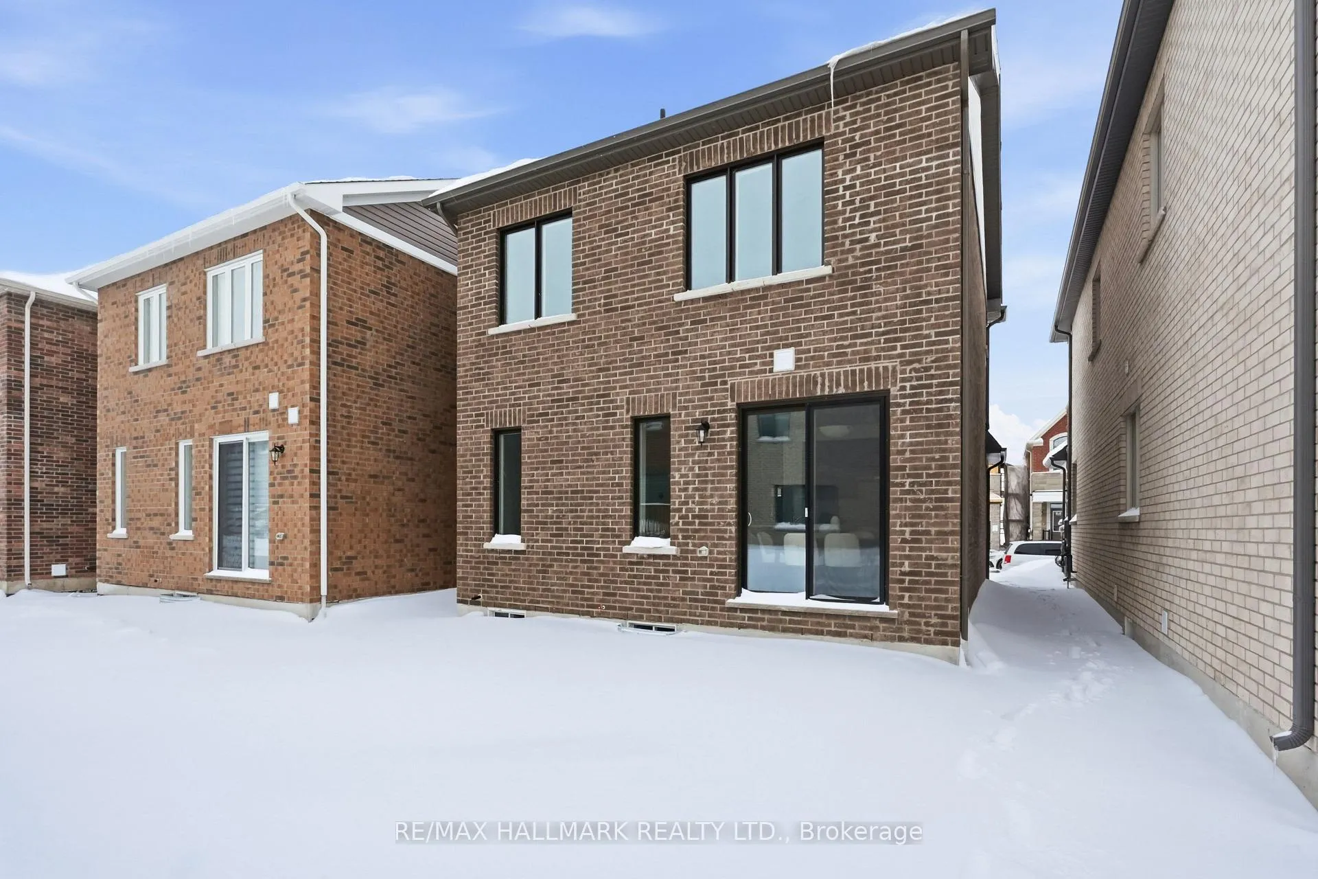 Photo 16 of 26 Foxley Heights, Barrie, Rural Barrie Southwest — HOMEH
