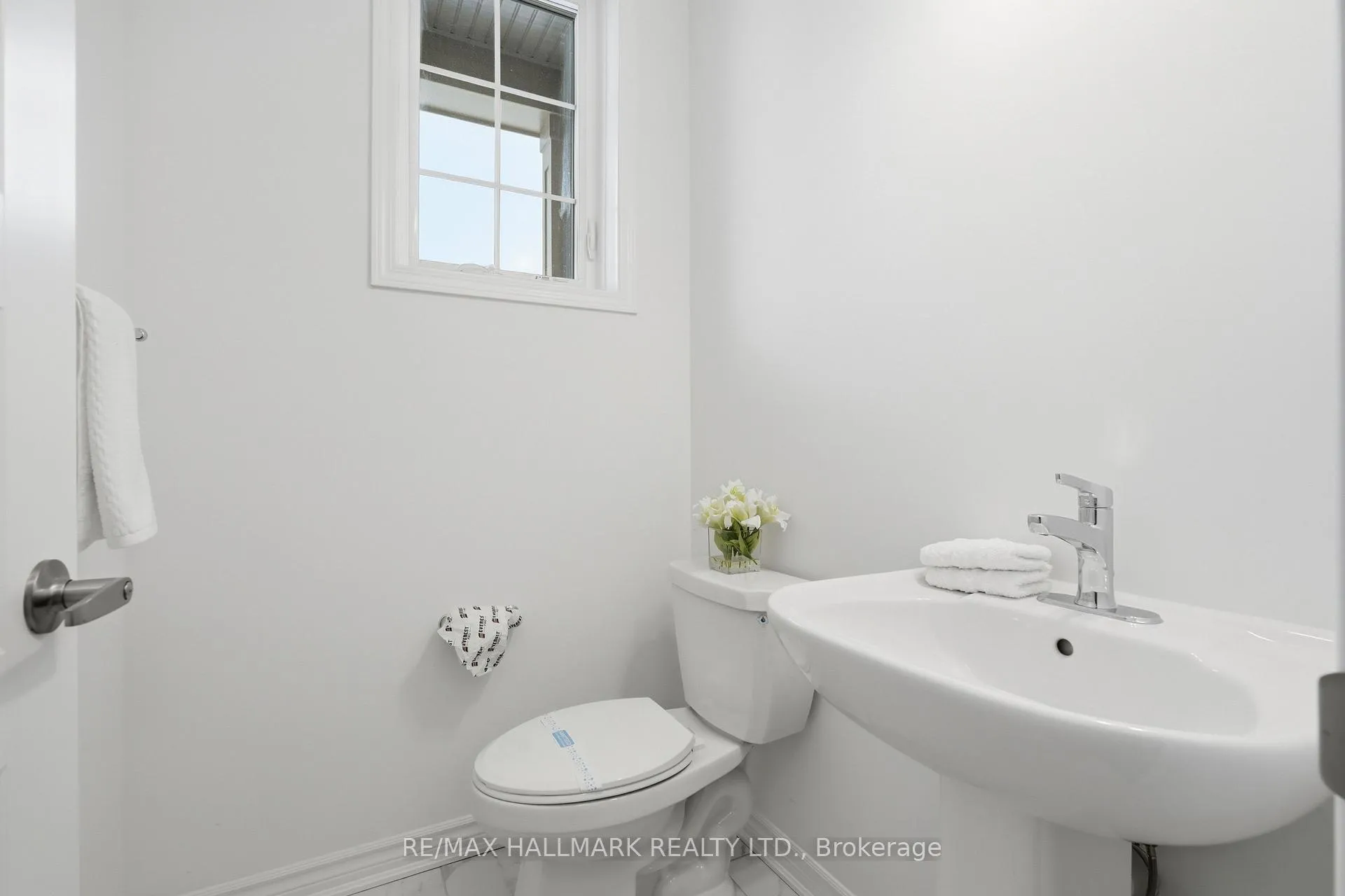 Photo 18 of 26 Foxley Heights, Barrie, Rural Barrie Southwest — HOMEH