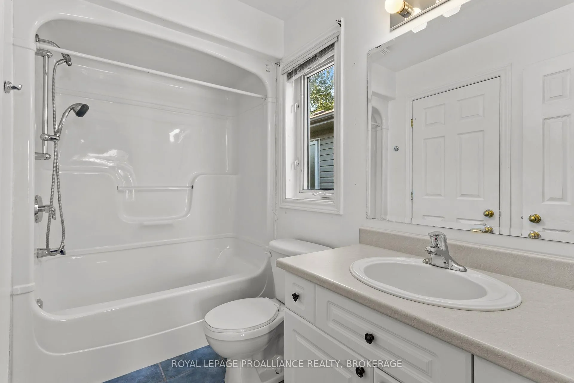 Photo 40 of 748 Tanner Drive, Kingston, East Gardiners Rd — HOMEH