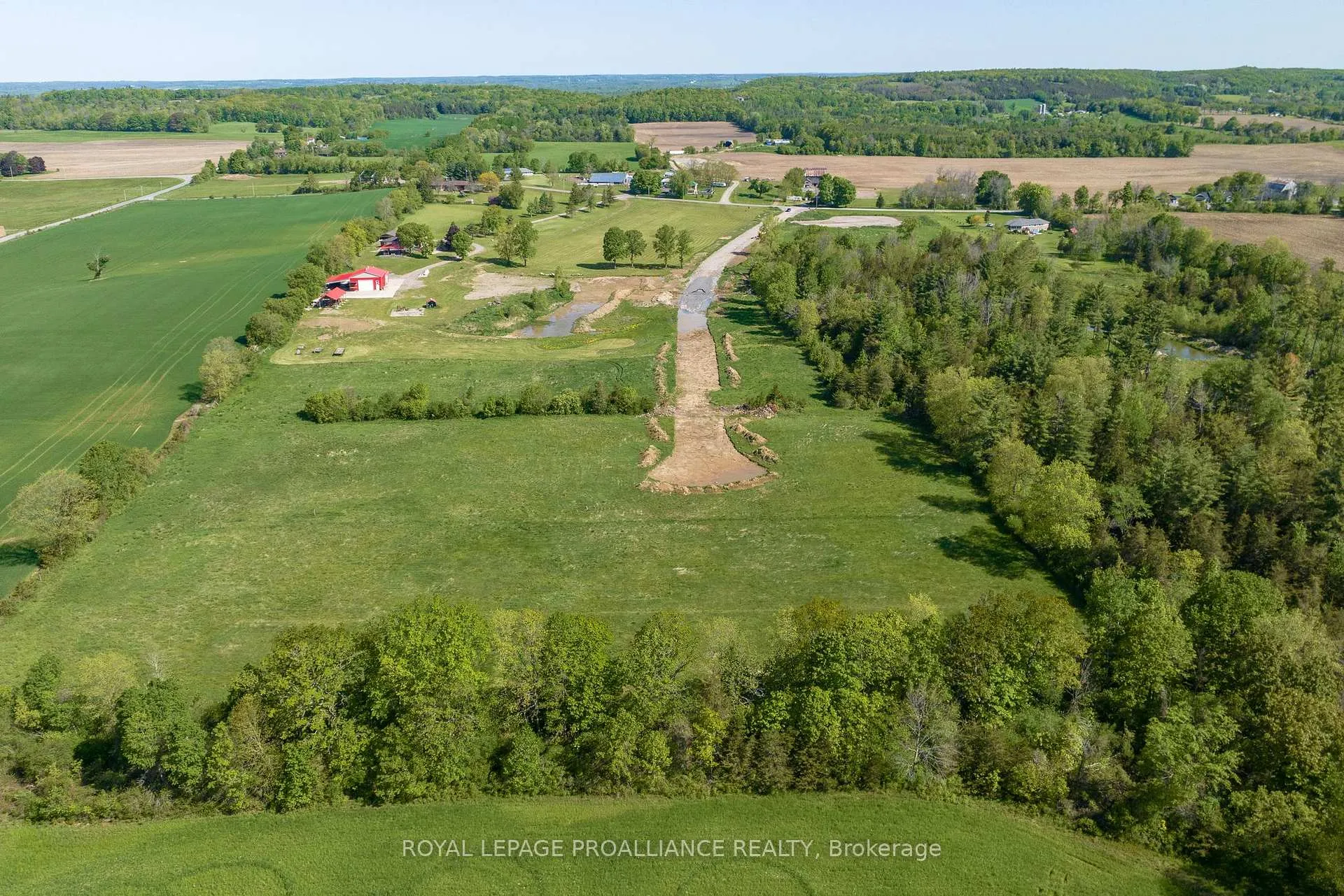 Photo 5 of 2 Berend Court, Quinte West, Sidney Ward — HOMEH