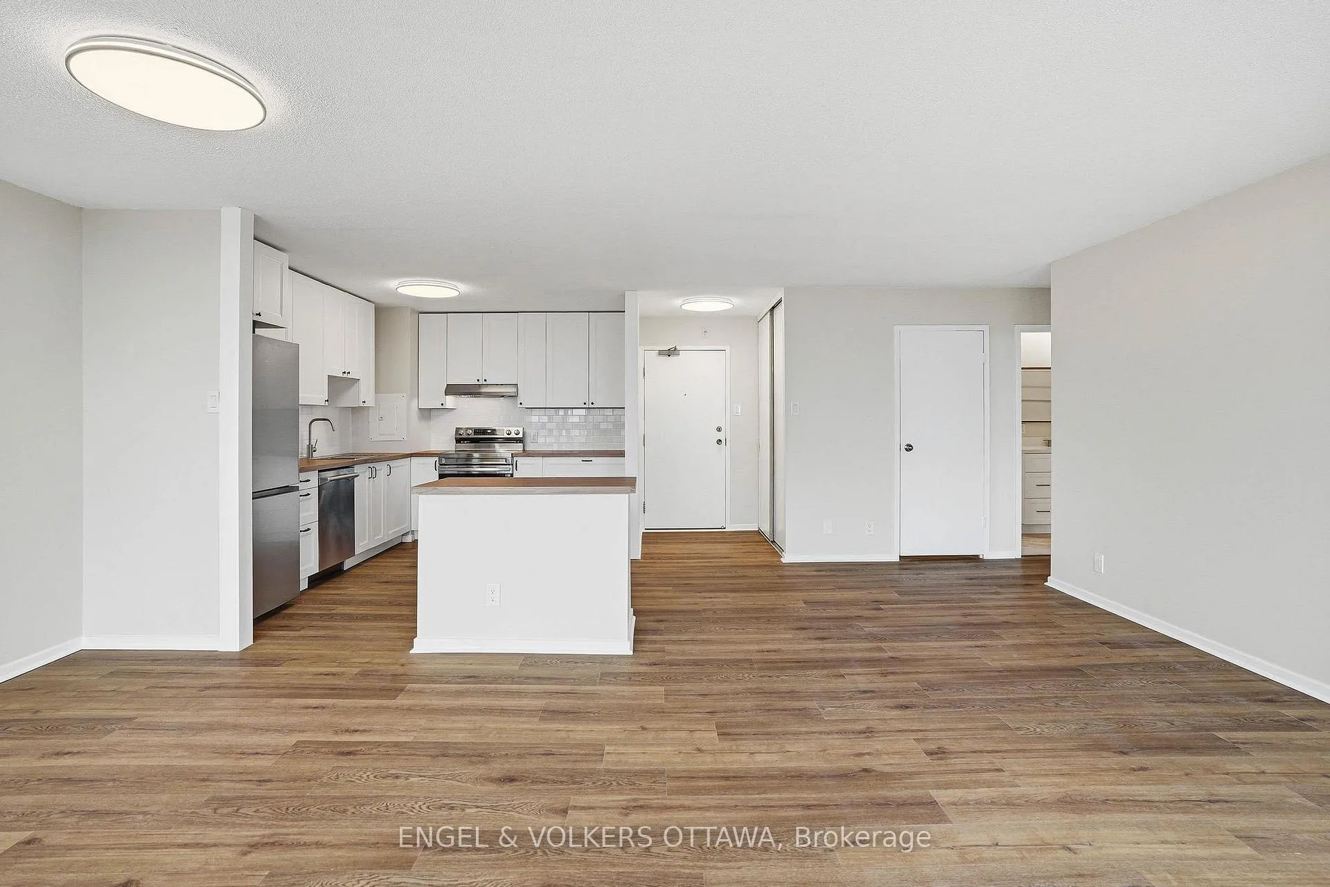 Photo 6 of Unit 1215, 2951 Riverside Drive, Ottawa, Mooneys Bay/Riverside Park — HOMEH