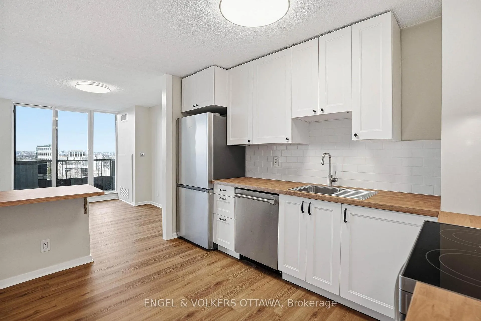 Photo 10 of Unit 1215, 2951 Riverside Drive, Ottawa, Mooneys Bay/Riverside Park — HOMEH