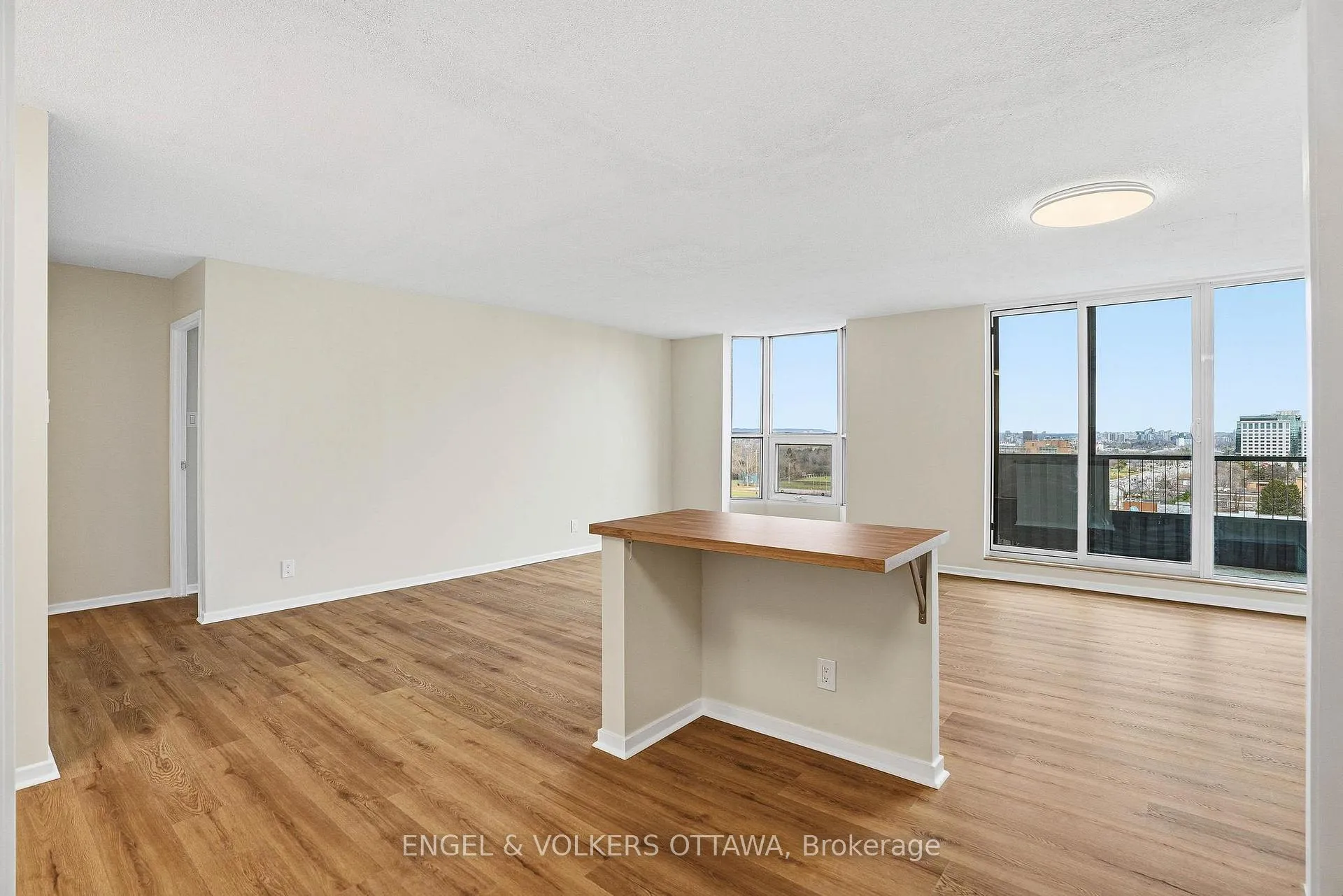 Photo 11 of Unit 1215, 2951 Riverside Drive, Ottawa, Mooneys Bay/Riverside Park — HOMEH
