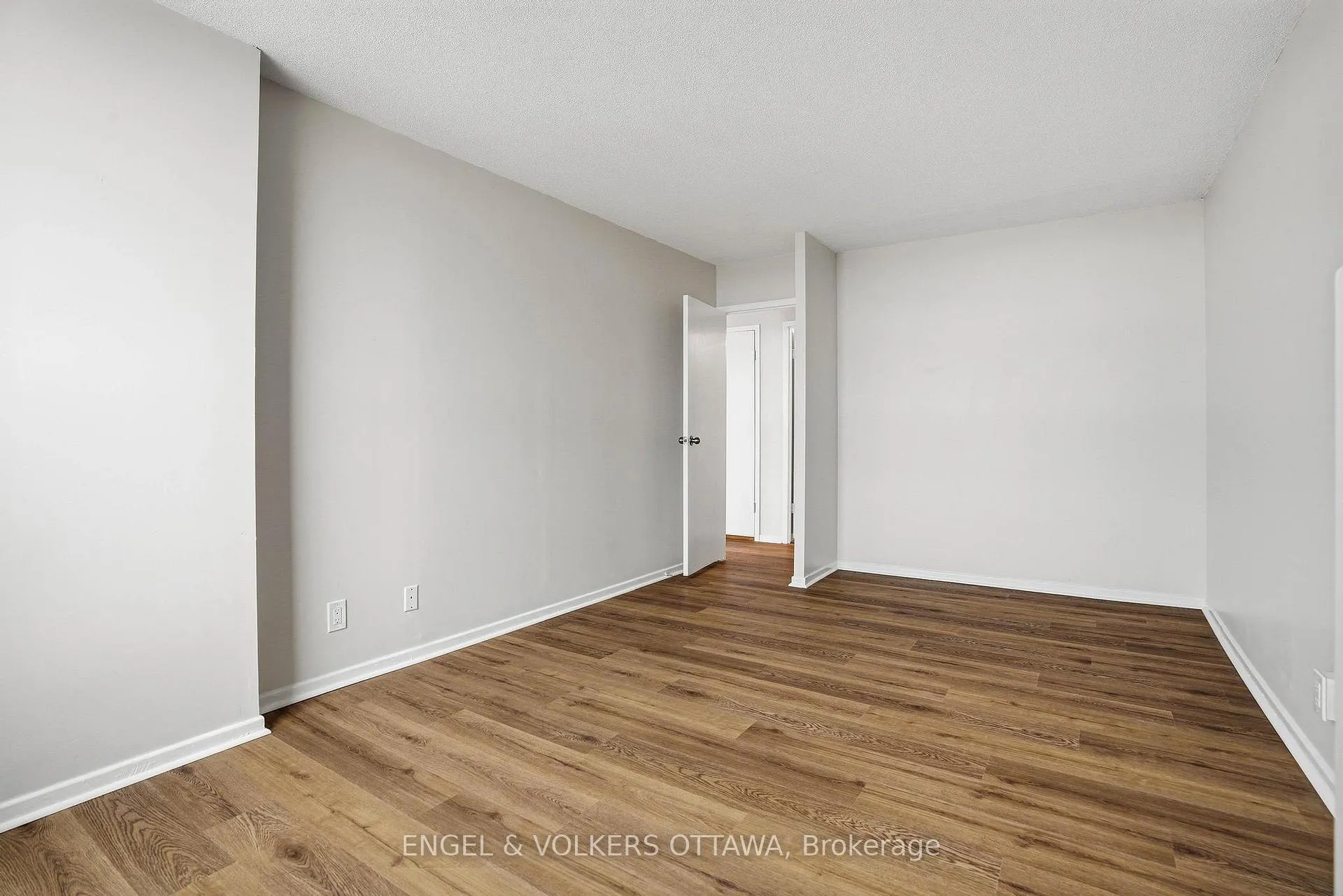 Photo 25 of Unit 1215, 2951 Riverside Drive, Ottawa, Mooneys Bay/Riverside Park — HOMEH