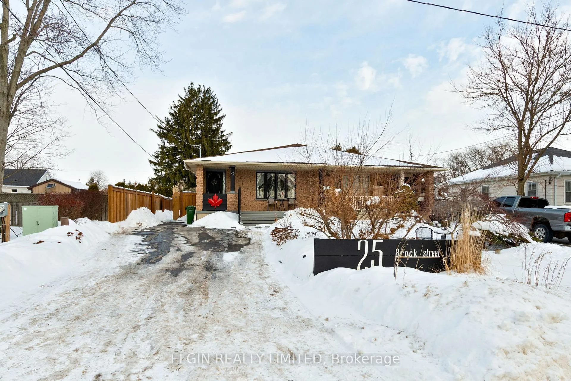 Photo 1 of 25 Brock Street, St. Thomas — HOMEH