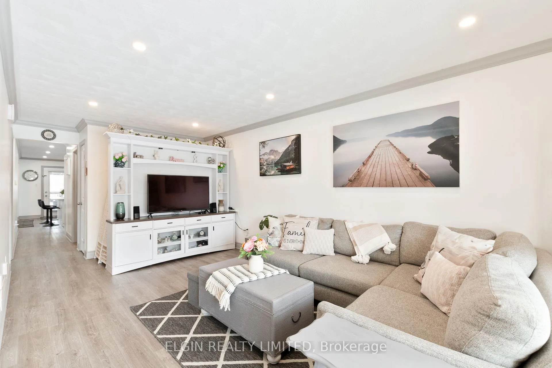 Photo 5 of 25 Brock Street, St. Thomas — HOMEH