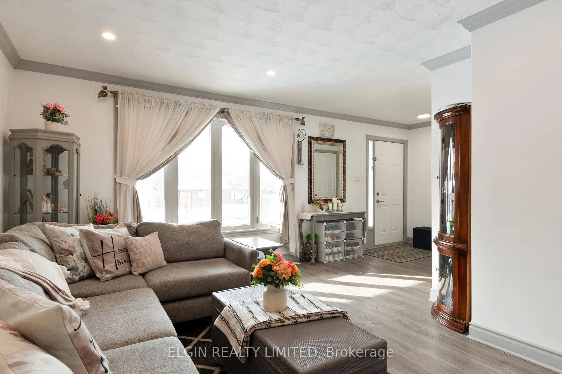 Photo 6 of 25 Brock Street, St. Thomas — HOMEH