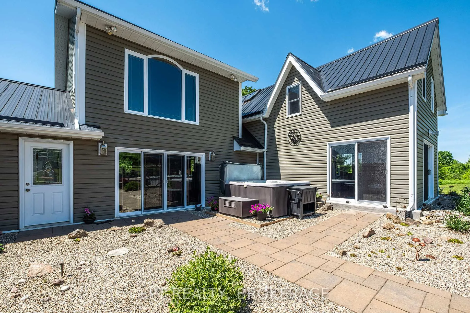 Photo 8 of 1758 Forty Foot Road, Frontenac, Frontenac Centre — HOMEH