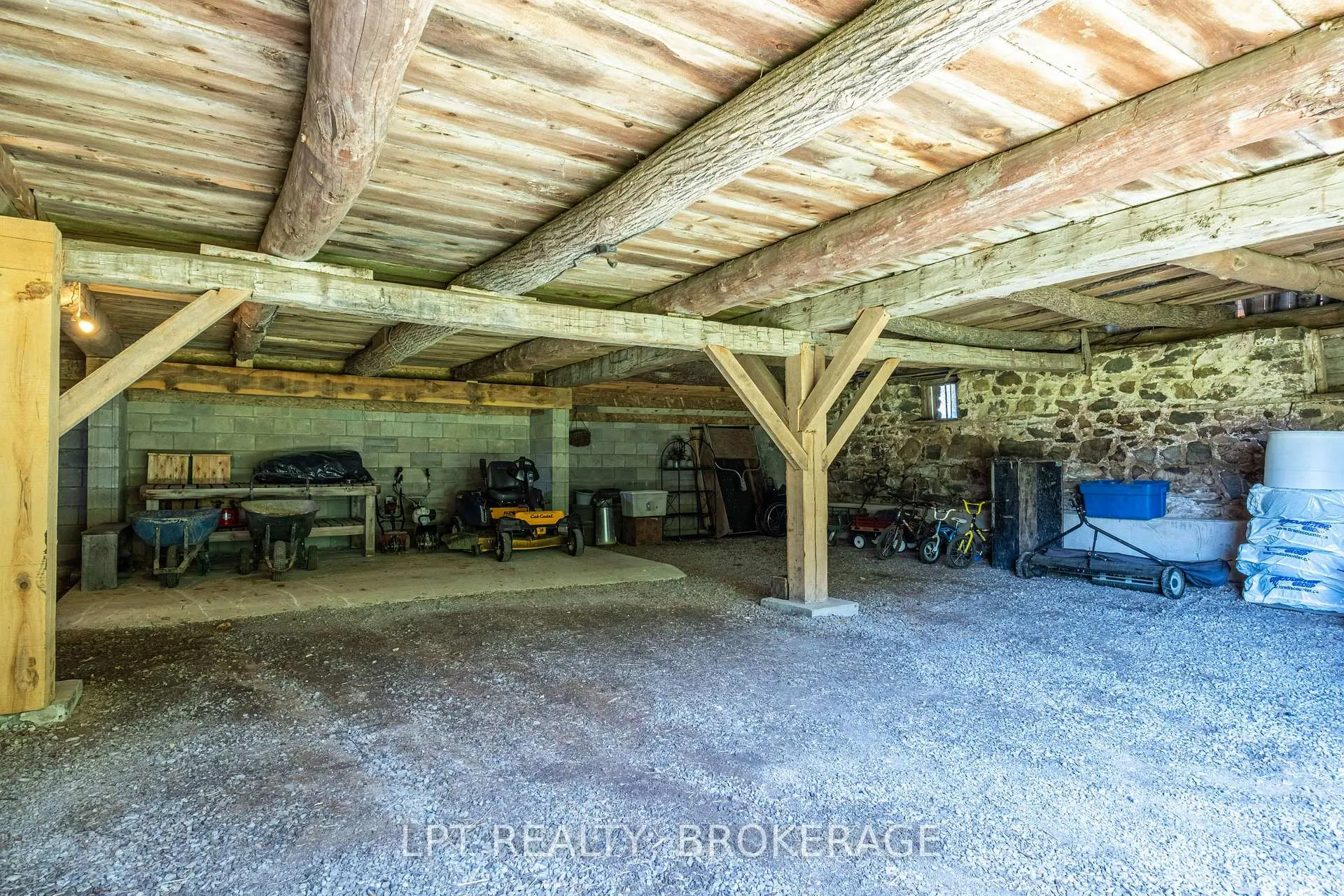 Photo 13 of 1758 Forty Foot Road, Frontenac, Frontenac Centre — HOMEH