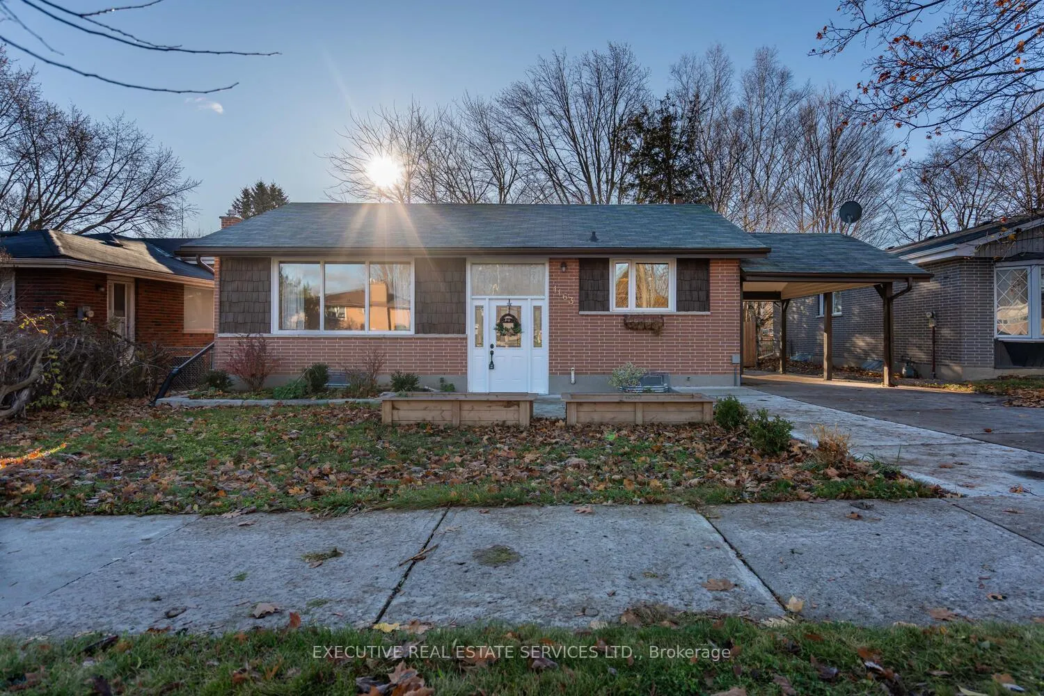 Photo 2 of 1163 Algonquin Boulevard, Peterborough, Northcrest Ward 5 — HOMEH