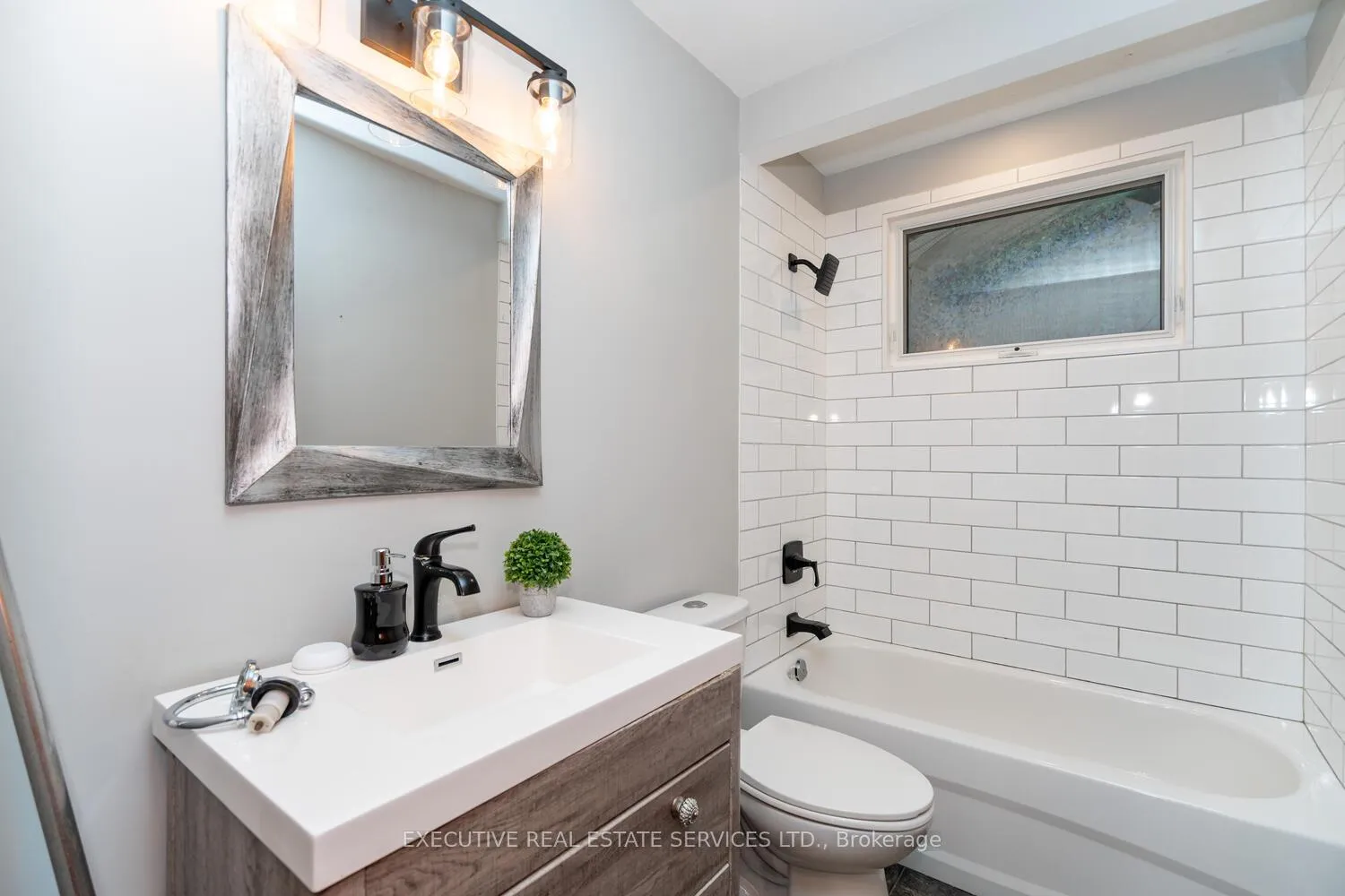 Photo 23 of 1163 Algonquin Boulevard, Peterborough, Northcrest Ward 5 — HOMEH