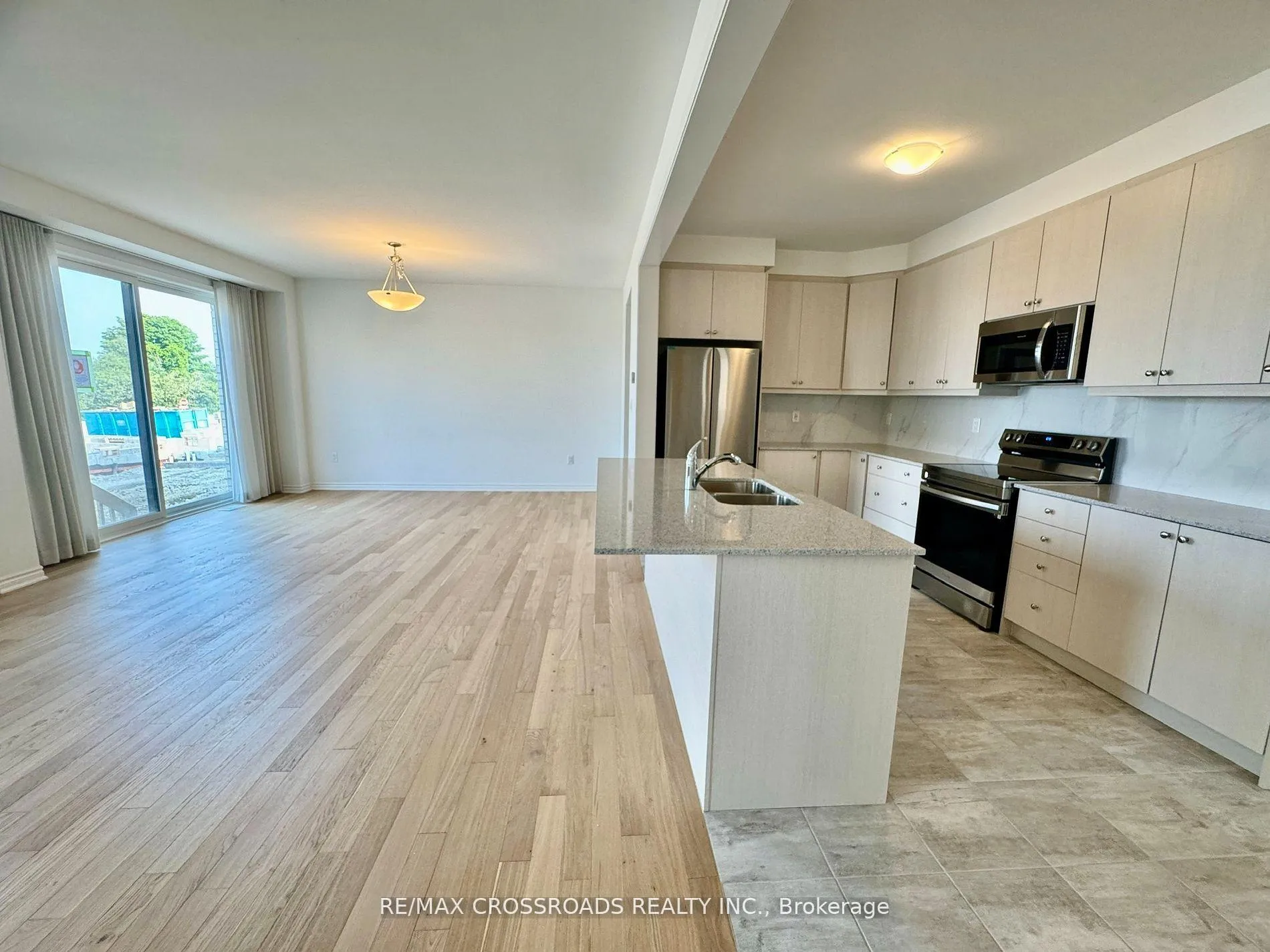 Photo 8 of Unit Main, 3083 Blazing Star Avenue, Pickering, Rural Pickering — HOMEH