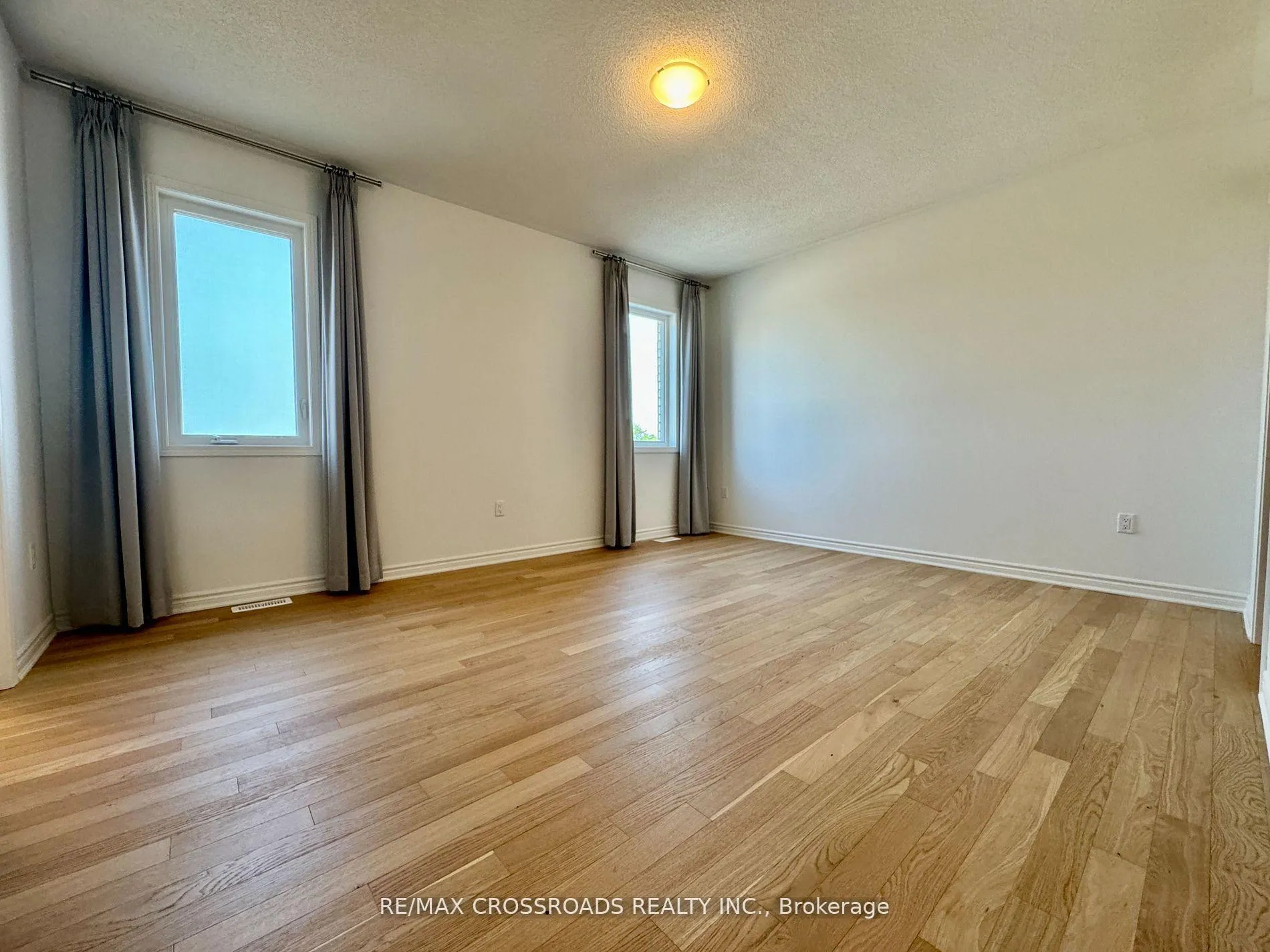 Photo 16 of Unit Main, 3083 Blazing Star Avenue, Pickering, Rural Pickering — HOMEH