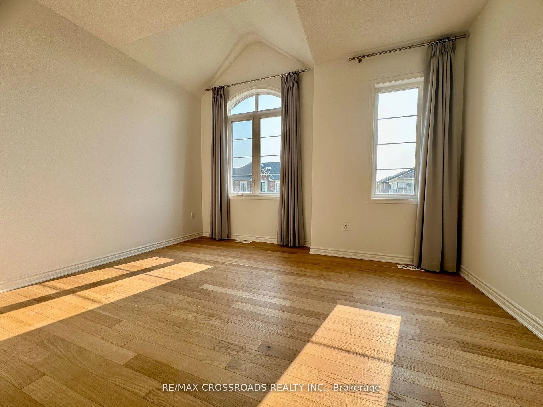 Photo 23 of Unit Main, 3083 Blazing Star Avenue, Pickering, Rural Pickering — HOMEH