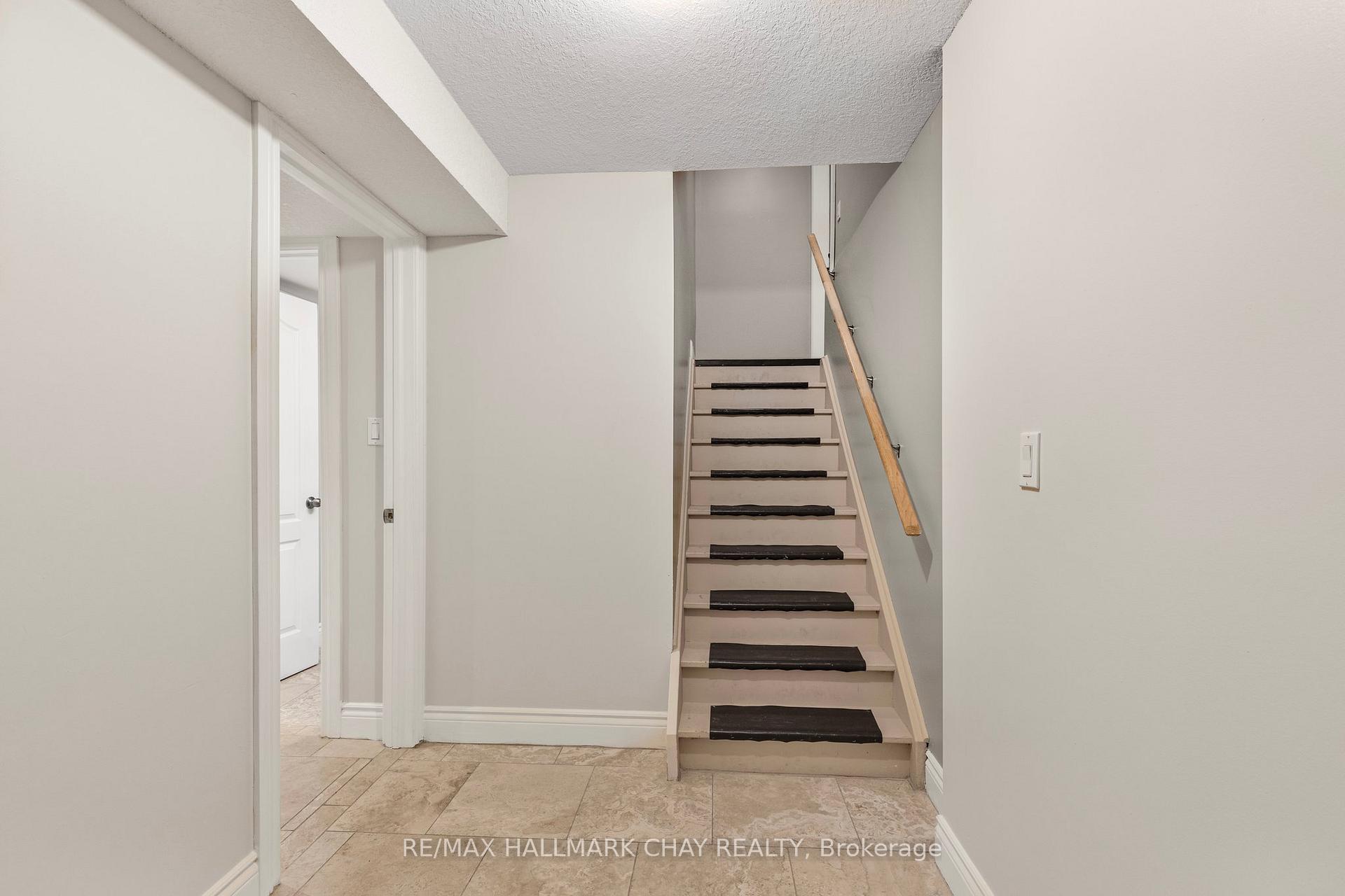 Photo 3 of Unit Lower, 1033 Wesley Street, Innisfil, Alcona — HOMEH