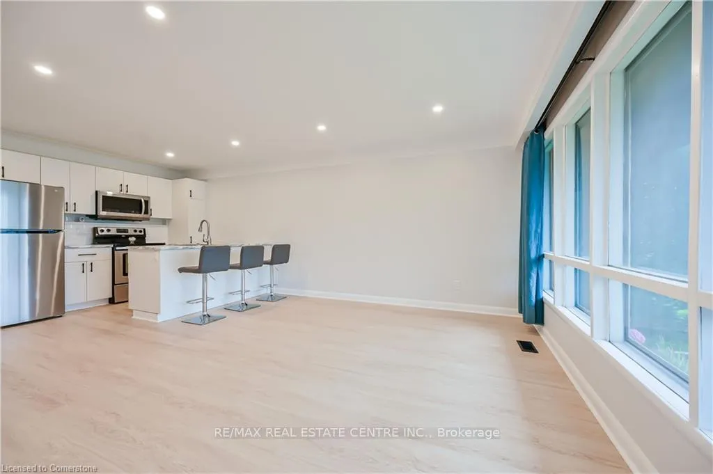 Photo 2 of Unit Upper, 738 Mohawk Road E, Hamilton, Hampton Heights — HOMEH