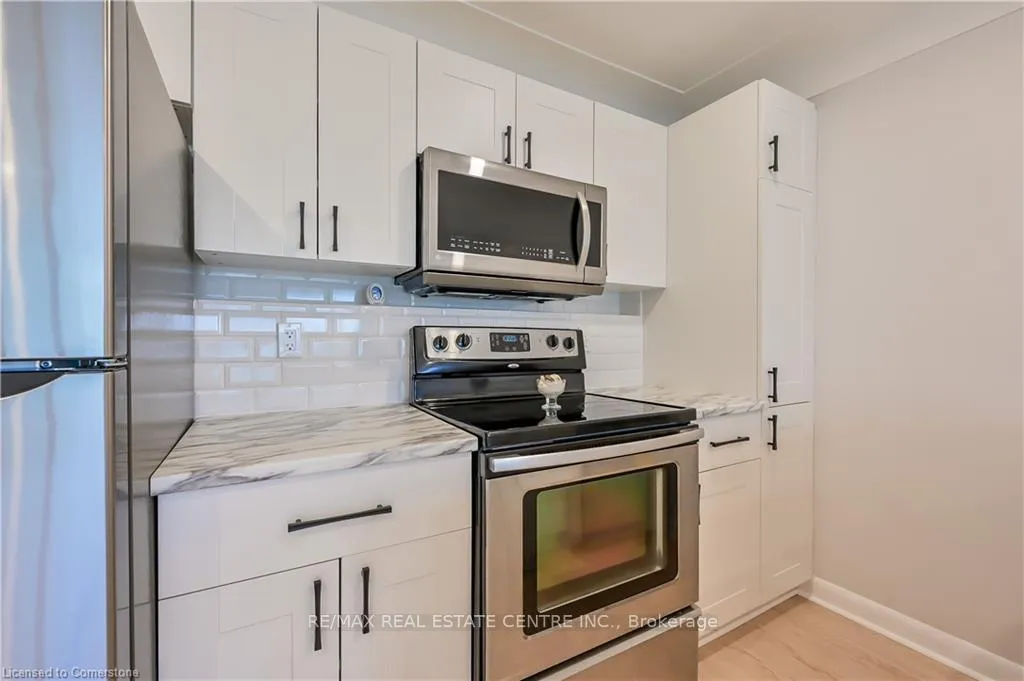Photo 7 of Unit Upper, 738 Mohawk Road E, Hamilton, Hampton Heights — HOMEH