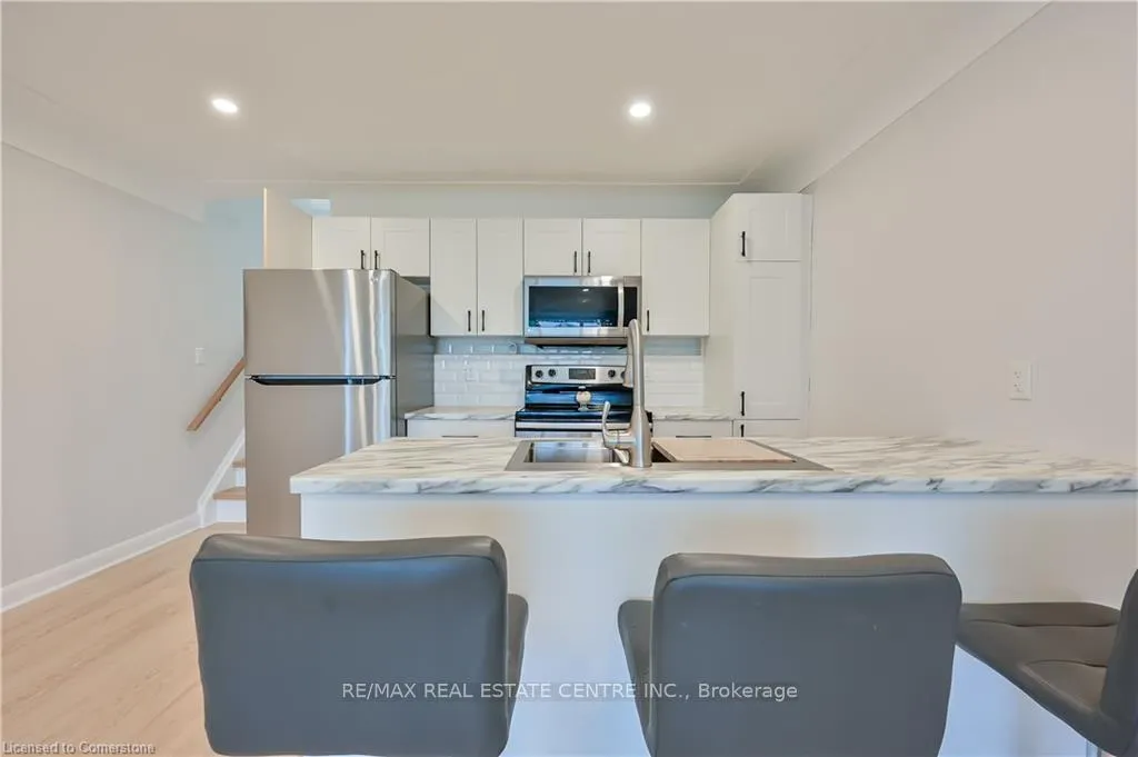 Photo 9 of Unit Upper, 738 Mohawk Road E, Hamilton, Hampton Heights — HOMEH