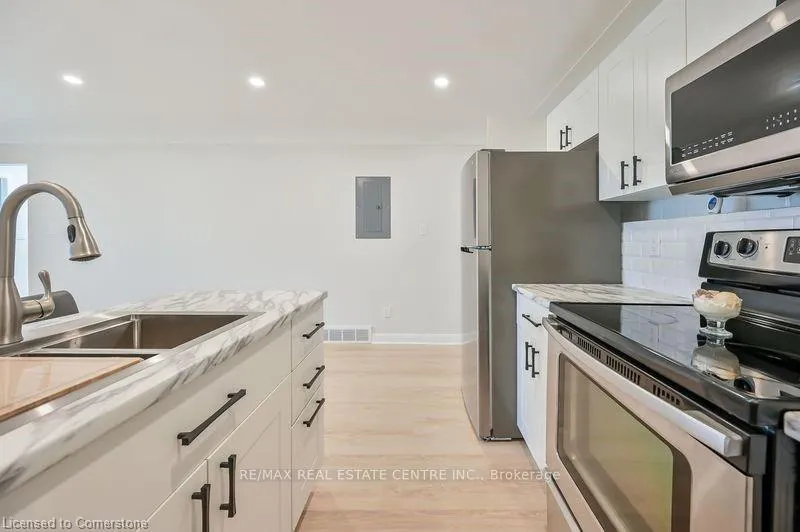 Photo 10 of Unit Upper, 738 Mohawk Road E, Hamilton, Hampton Heights — HOMEH