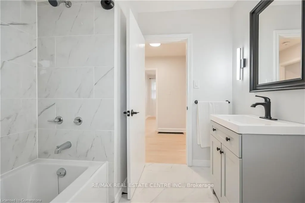 Photo 24 of Unit Upper, 738 Mohawk Road E, Hamilton, Hampton Heights — HOMEH
