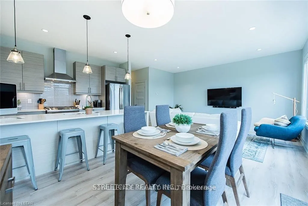 Photo 8 of Unit 100, 3025 Singleton Avenue W, London, South W — HOMEH