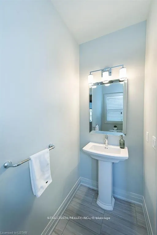 Photo 11 of Unit 100, 3025 Singleton Avenue W, London, South W — HOMEH