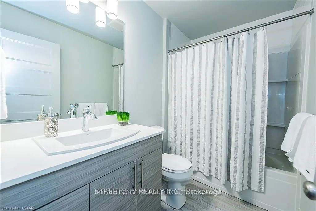 Photo 19 of Unit 100, 3025 Singleton Avenue W, London, South W — HOMEH