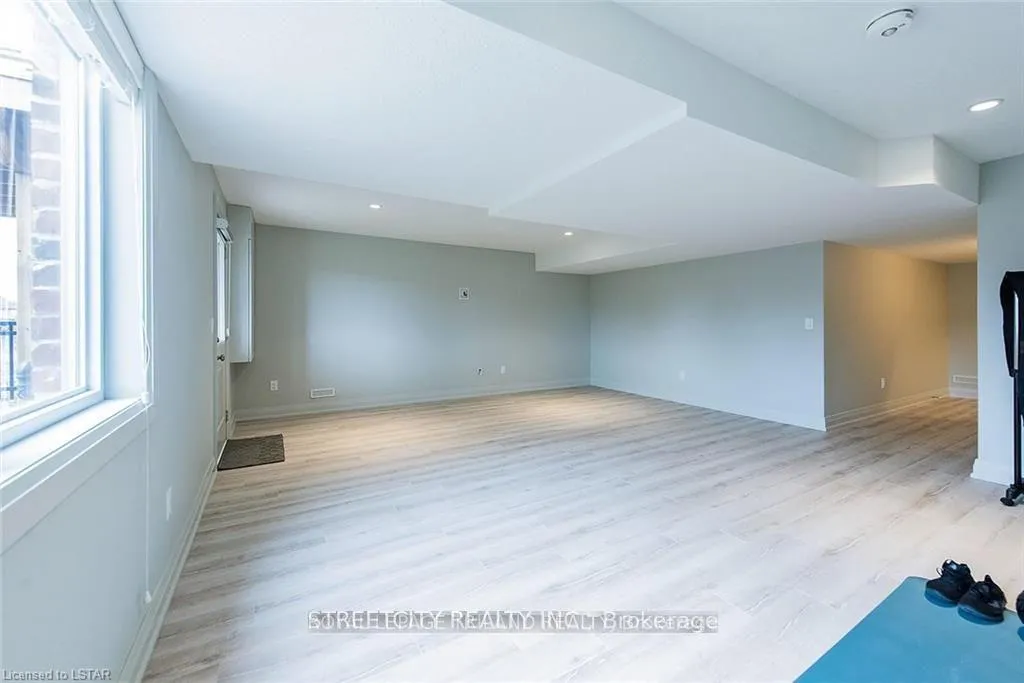 Photo 25 of Unit 100, 3025 Singleton Avenue W, London, South W — HOMEH