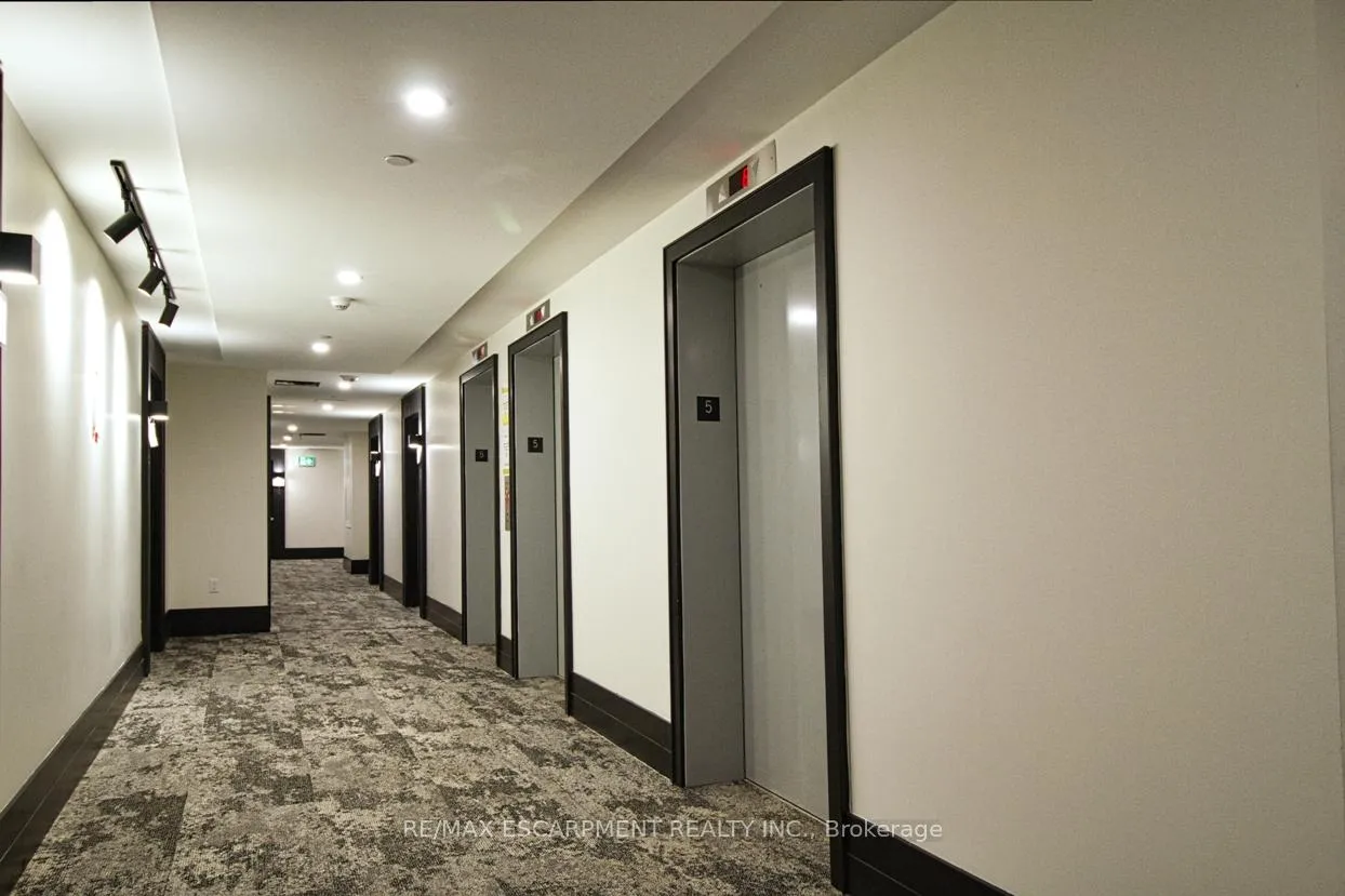 Photo 5 of Unit 904, 461 Green Road, Hamilton, Lakeshore — HOMEH