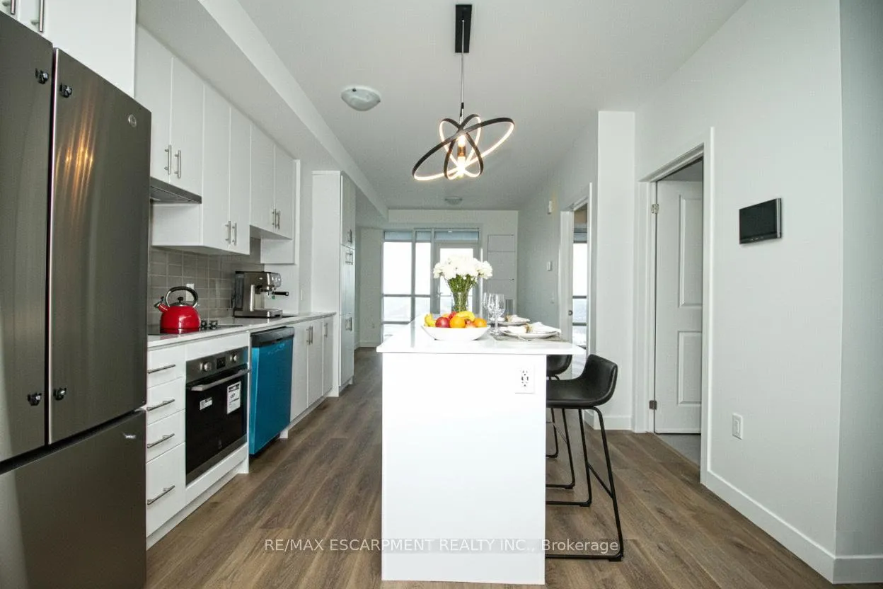 Photo 8 of Unit 904, 461 Green Road, Hamilton, Lakeshore — HOMEH