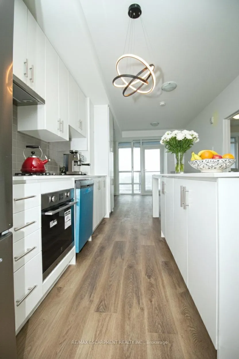 Photo 9 of Unit 904, 461 Green Road, Hamilton, Lakeshore — HOMEH