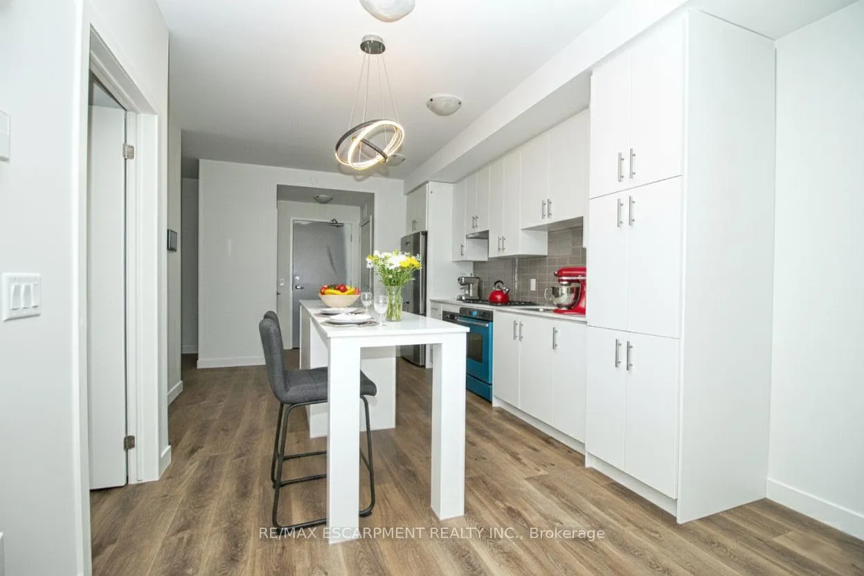 Photo 10 of Unit 904, 461 Green Road, Hamilton, Lakeshore — HOMEH