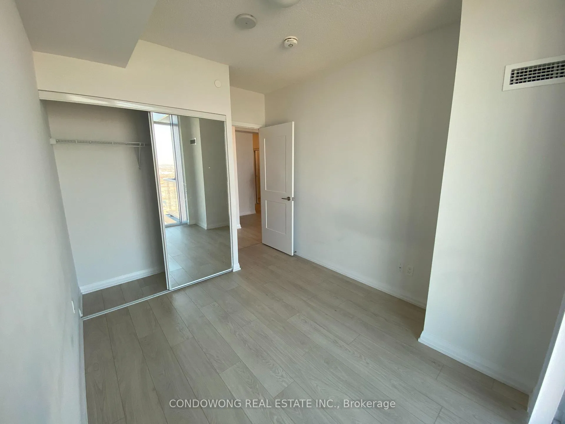 Photo 7 of Unit 2718, 7895 Jane Street, Vaughan, Vaughan Corporate Centre — HOMEH
