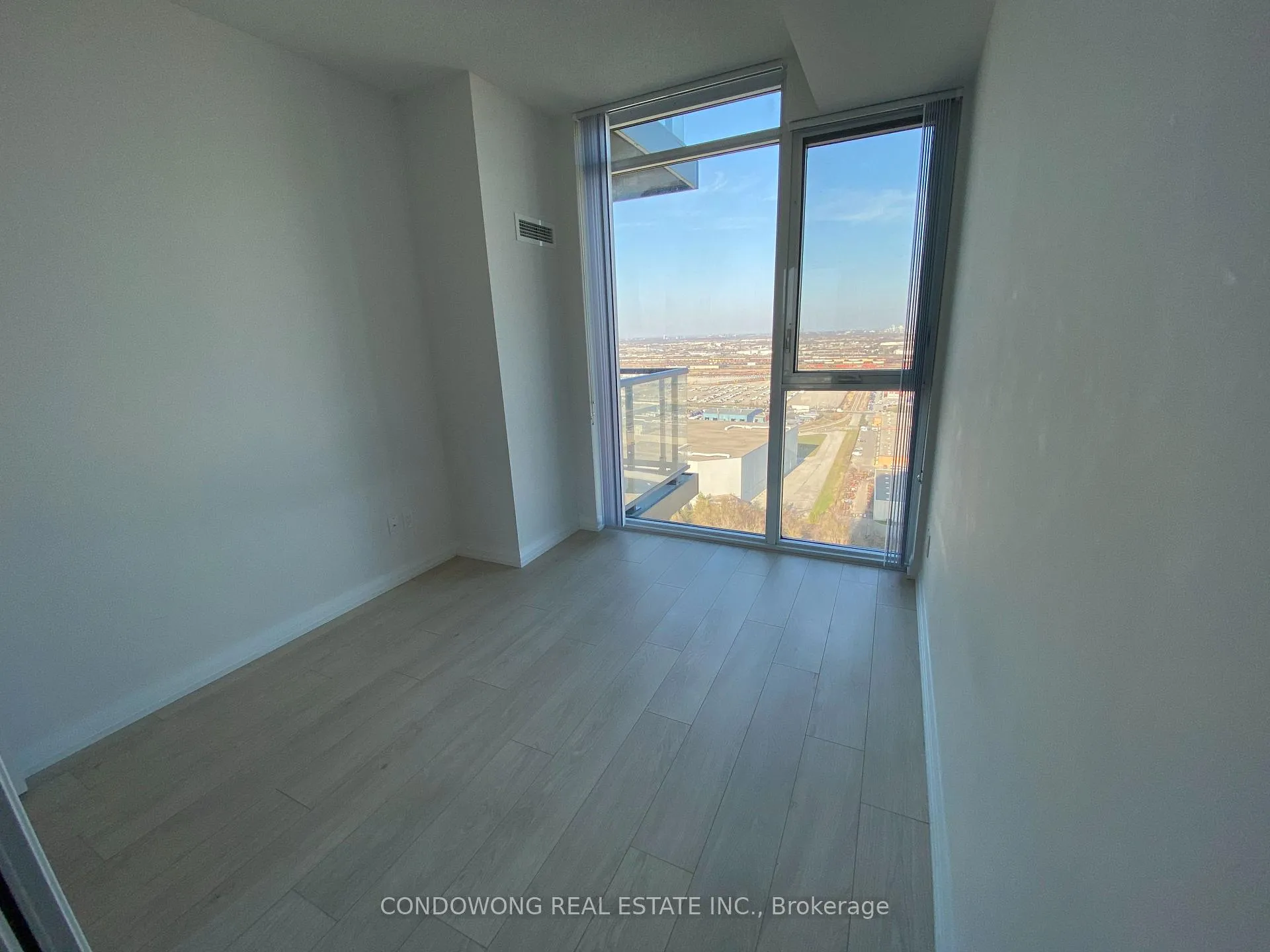 Photo 9 of Unit 2718, 7895 Jane Street, Vaughan, Vaughan Corporate Centre — HOMEH