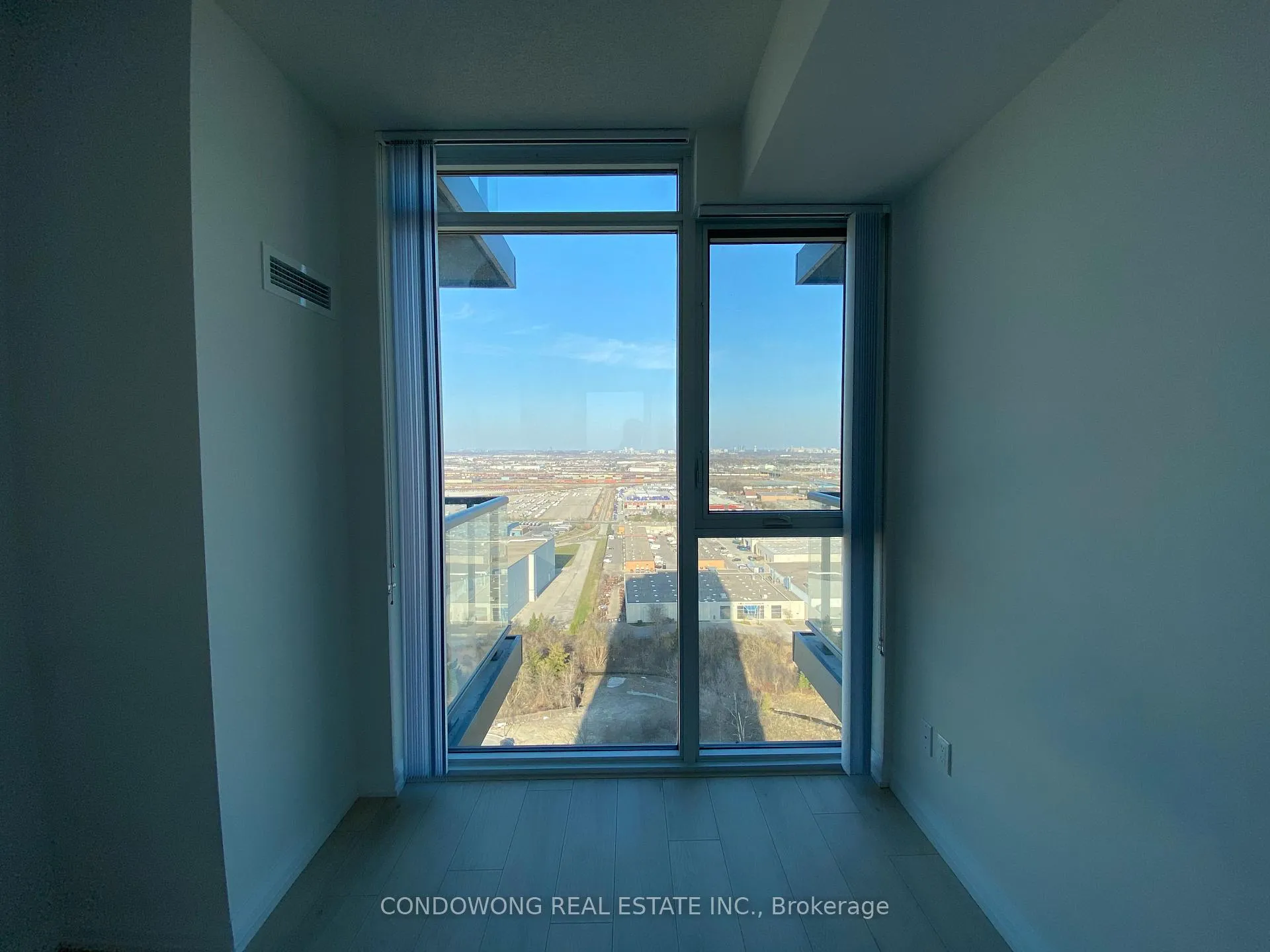 Photo 10 of Unit 2718, 7895 Jane Street, Vaughan, Vaughan Corporate Centre — HOMEH