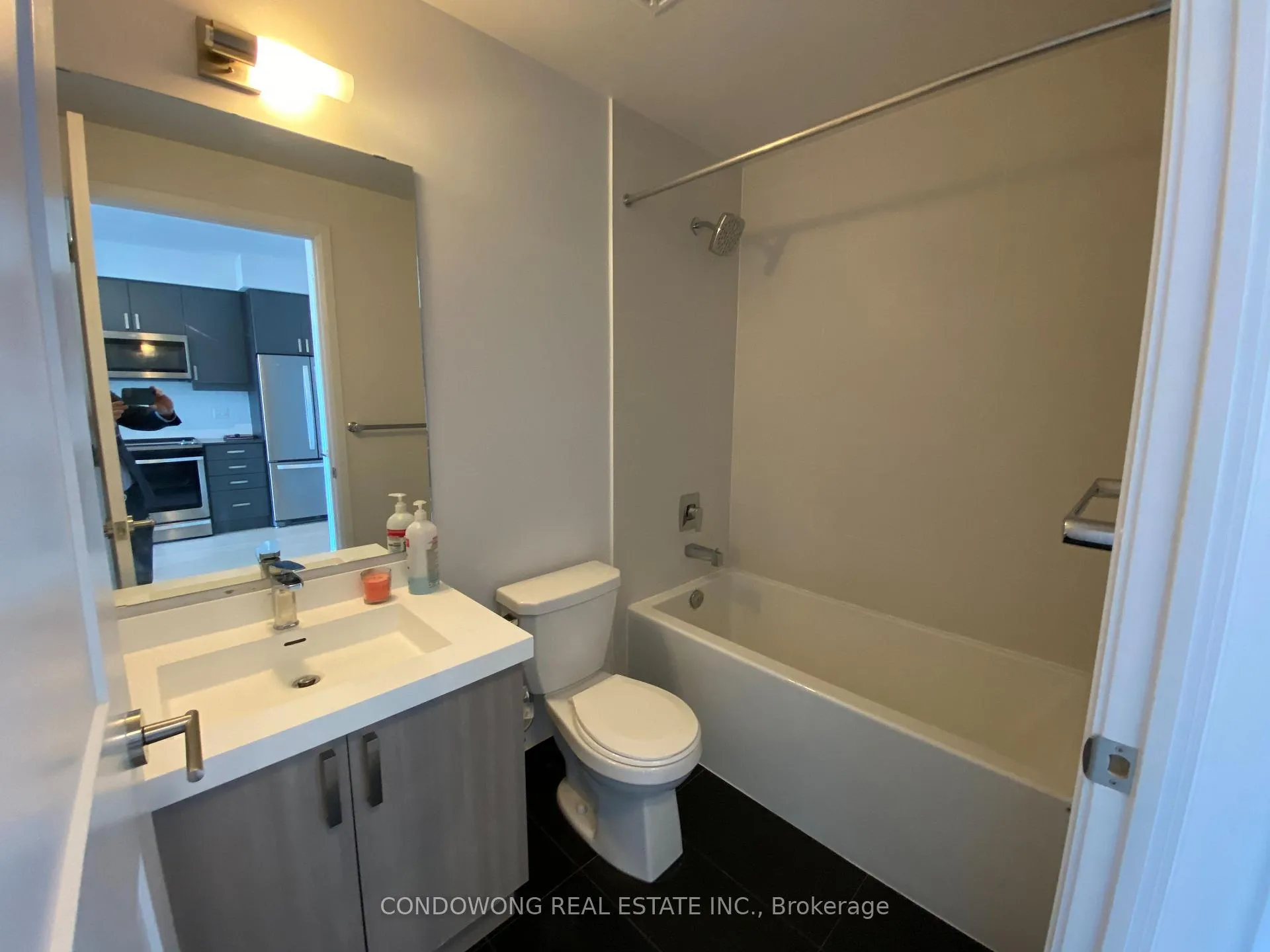 Photo 11 of Unit 2718, 7895 Jane Street, Vaughan, Vaughan Corporate Centre — HOMEH