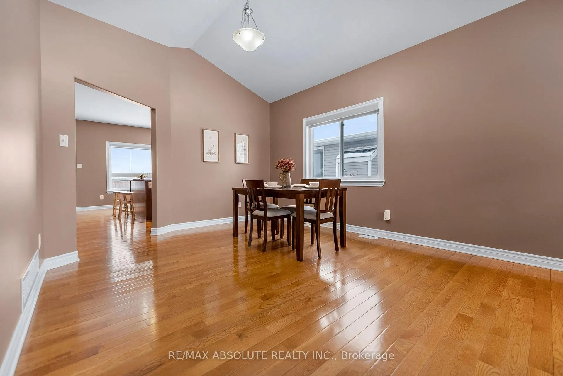 Photo 9 of 215 Arthur Street, Arnprior — HOMEH