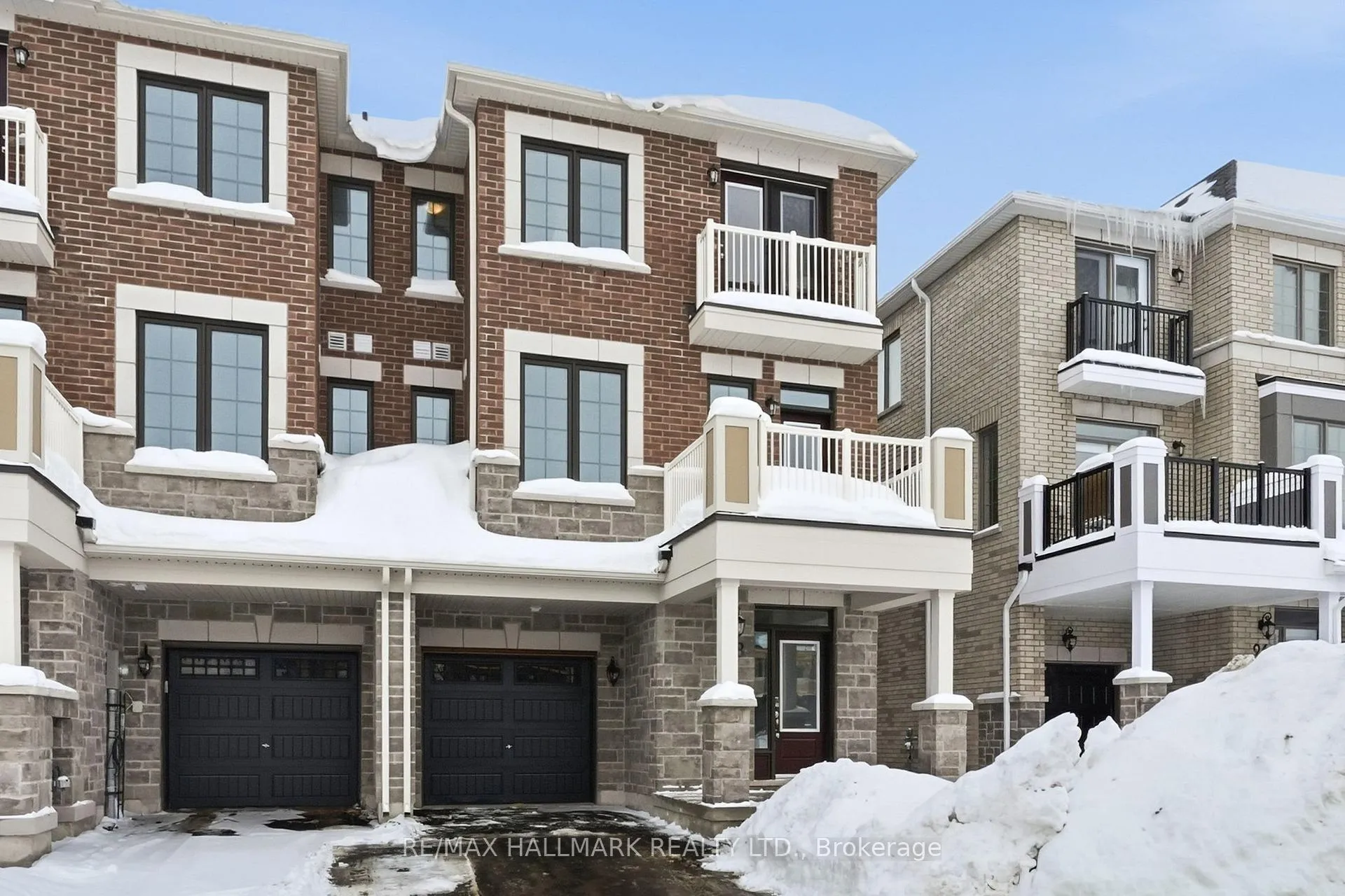 Photo 2 of 98 Yorkshire Drive E, Barrie, Rural Barrie Southeast — HOMEH