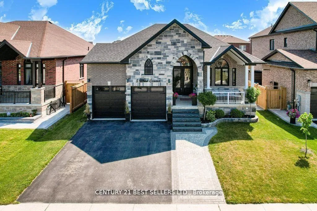 Front of 5 Wood Crescent