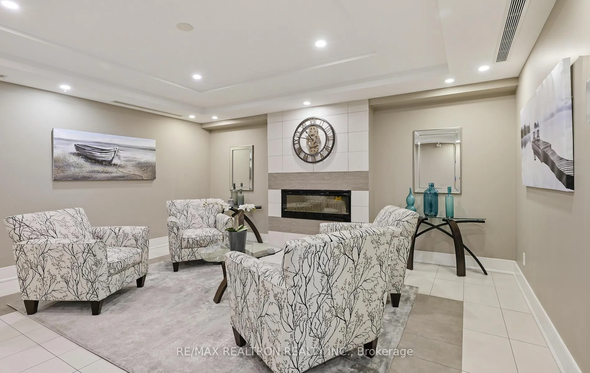 Photo 4 of Unit 413, 670 Gordon Street, Whitby, Port Whitby — HOMEH