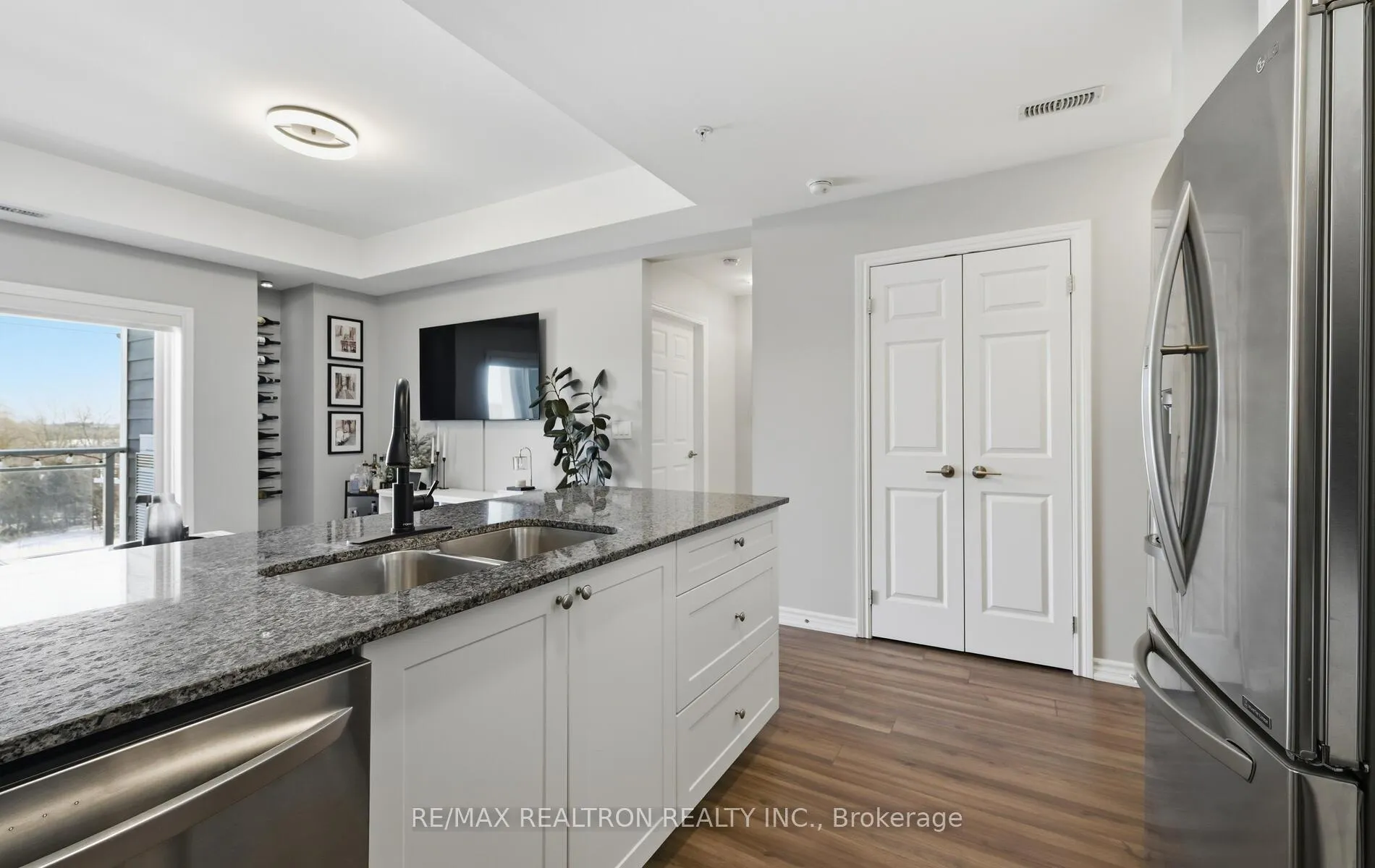 Photo 13 of Unit 413, 670 Gordon Street, Whitby, Port Whitby — HOMEH